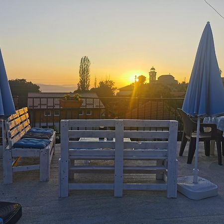 Gopo Guesthouse Elshani Екстериор снимка