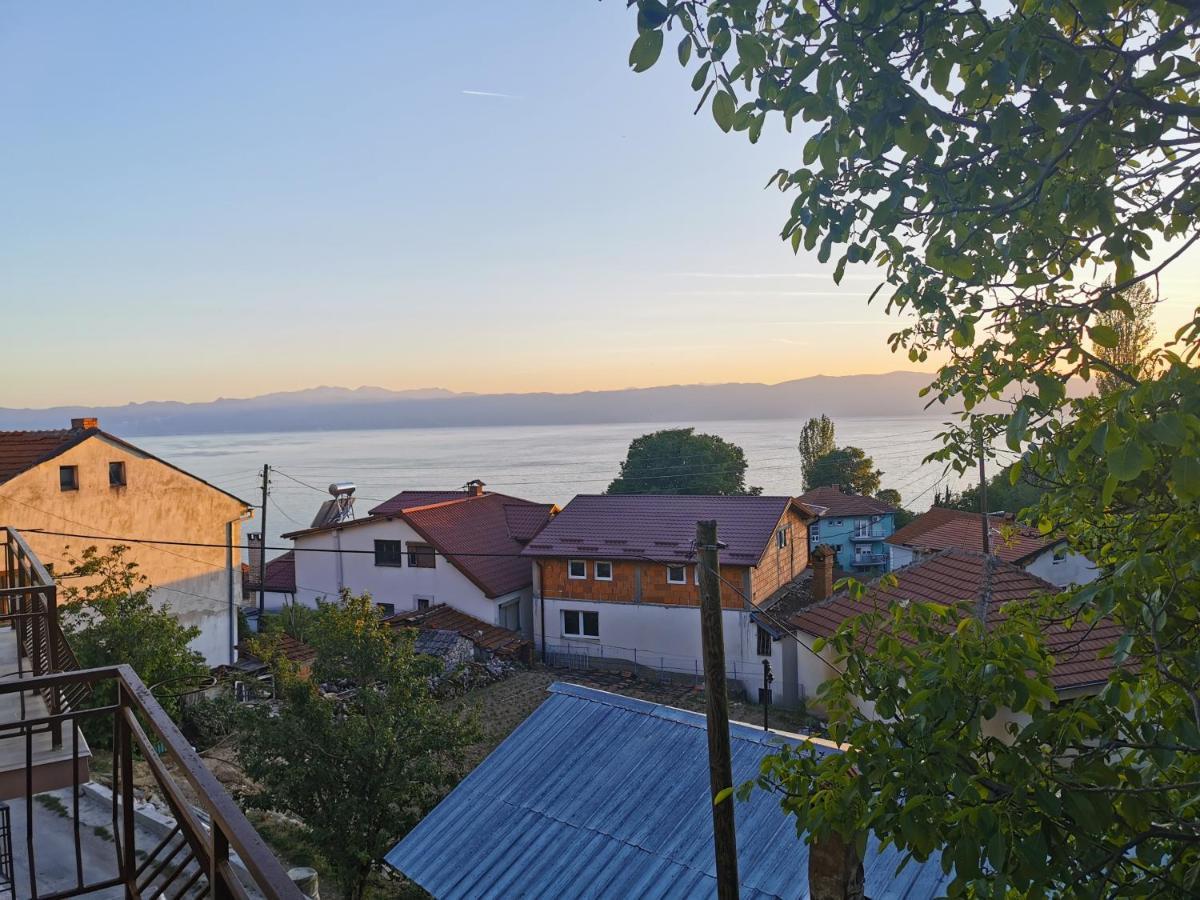 Gopo Guesthouse Elshani Екстериор снимка