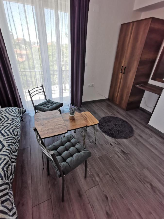 Gopo Guesthouse Elshani Екстериор снимка