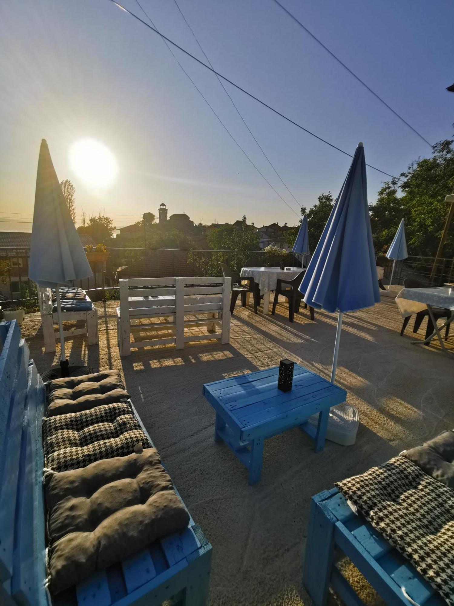 Gopo Guesthouse Elshani Екстериор снимка