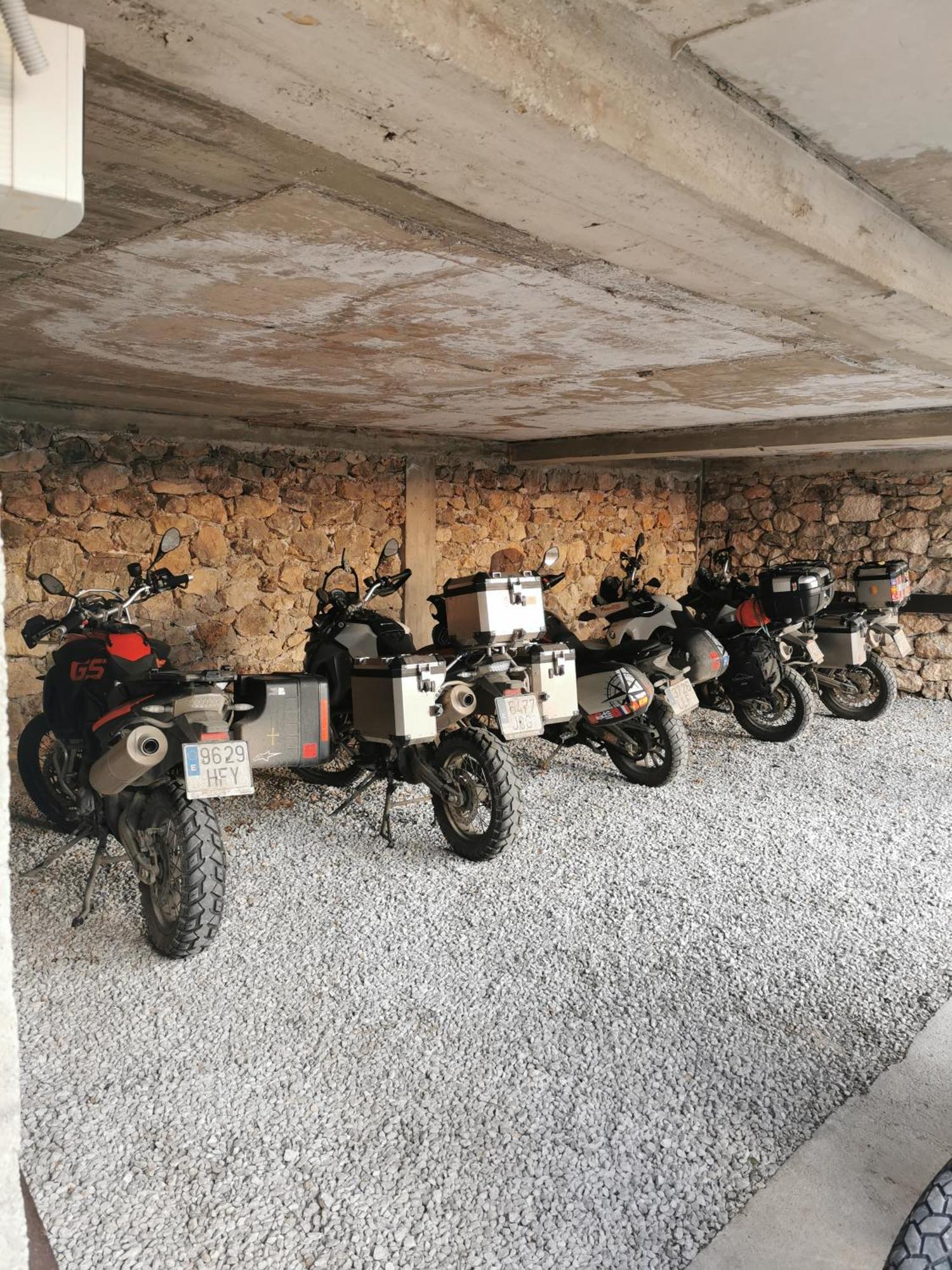 Gopo Guesthouse Elshani Екстериор снимка