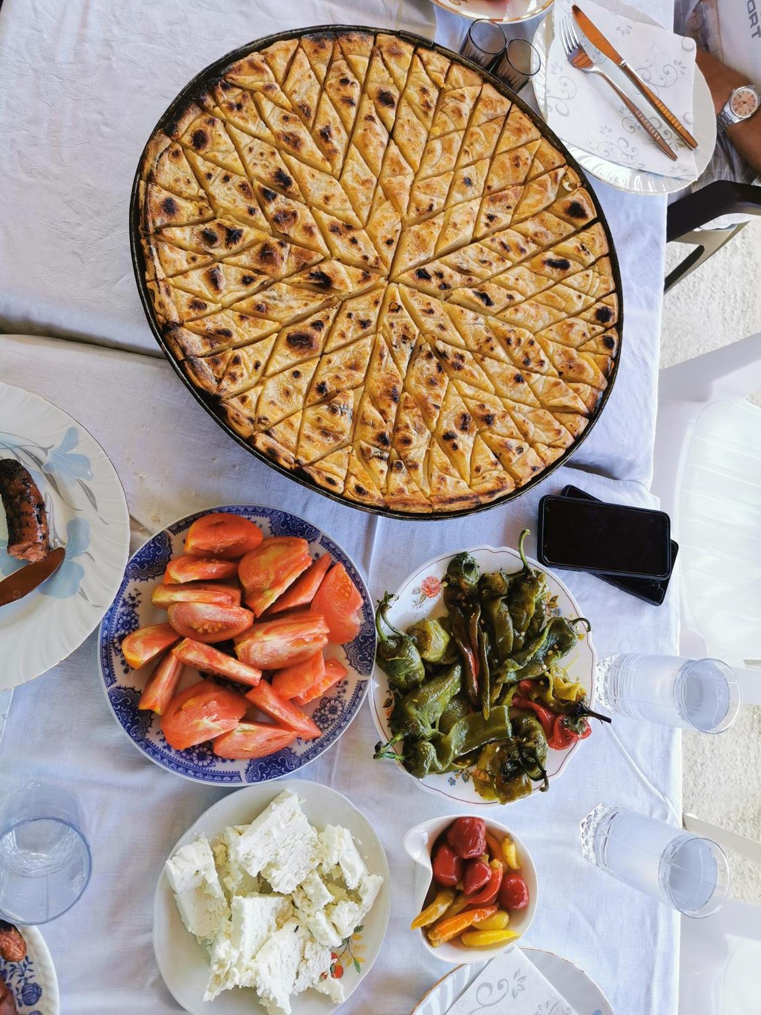 Gopo Guesthouse Elshani Екстериор снимка