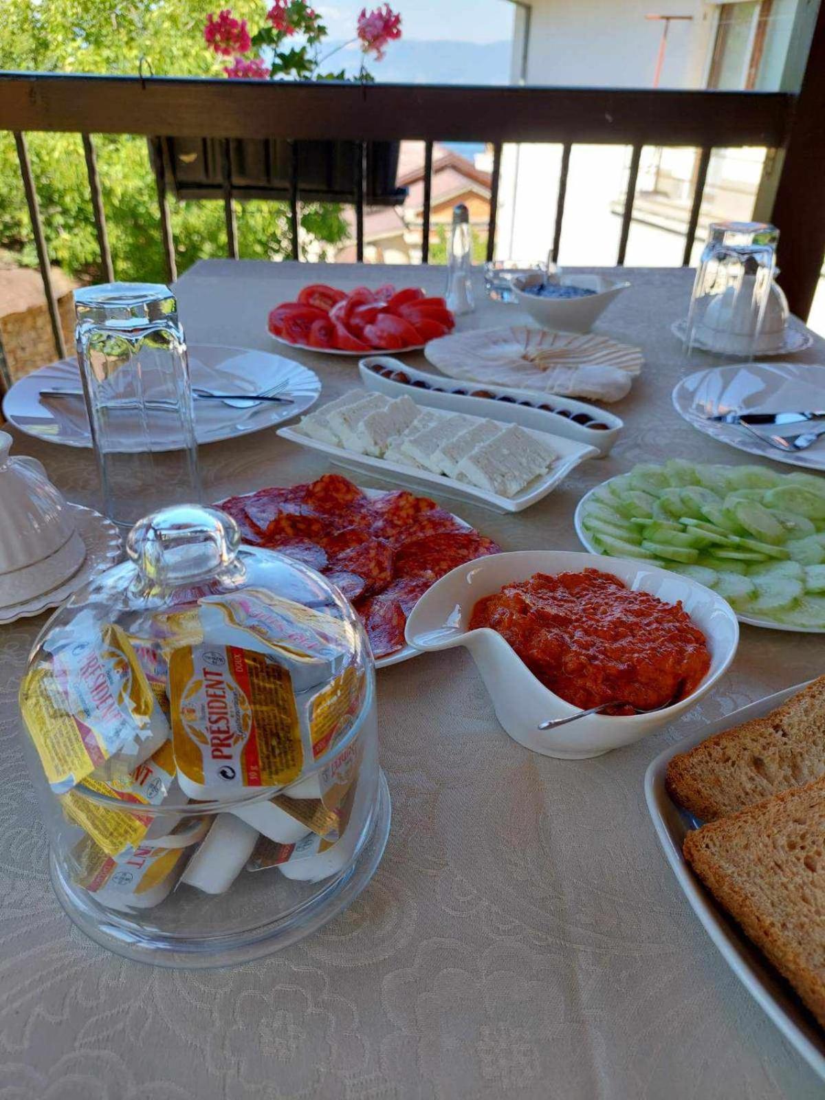 Gopo Guesthouse Elshani Екстериор снимка