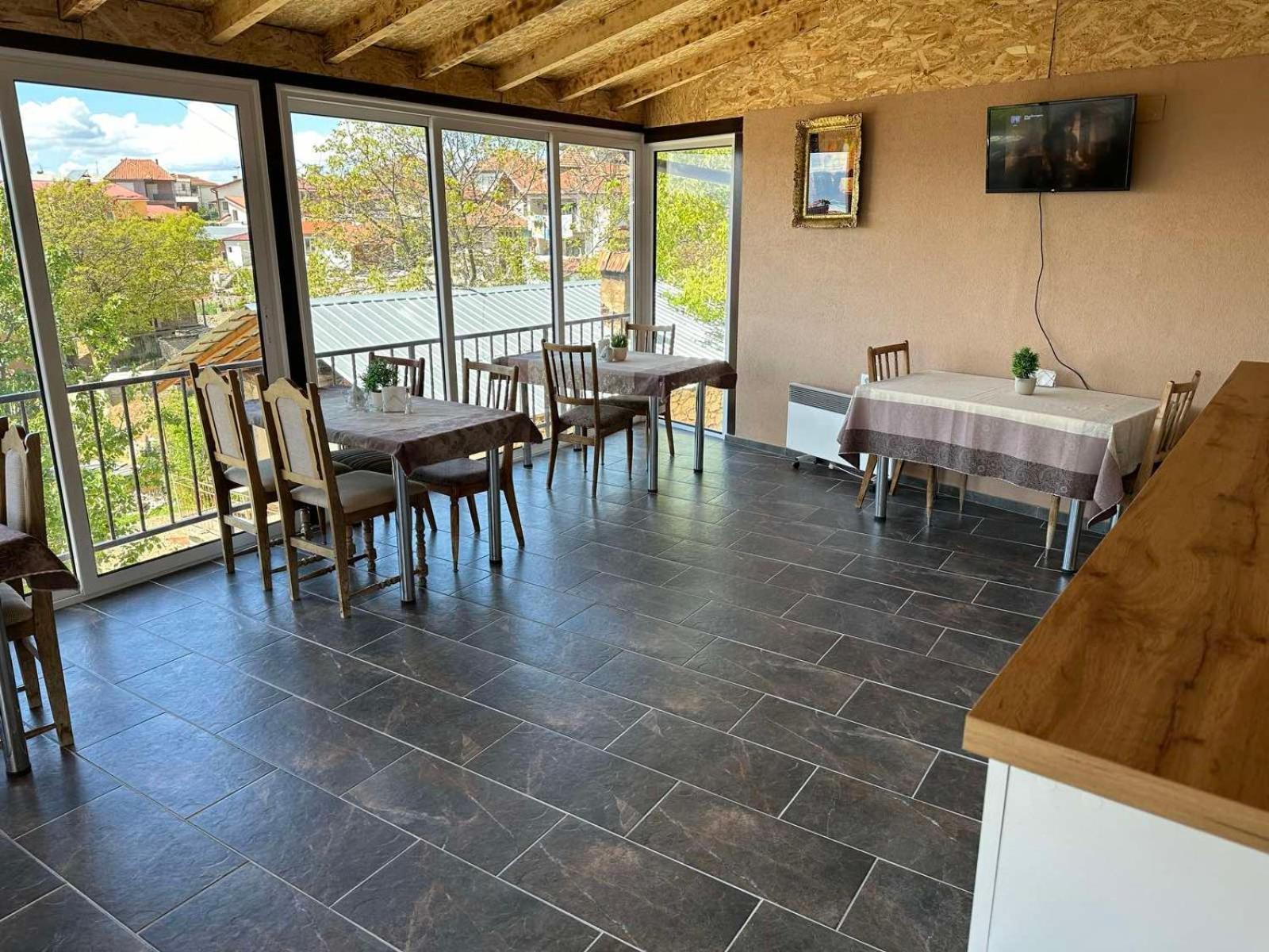 Gopo Guesthouse Elshani Екстериор снимка